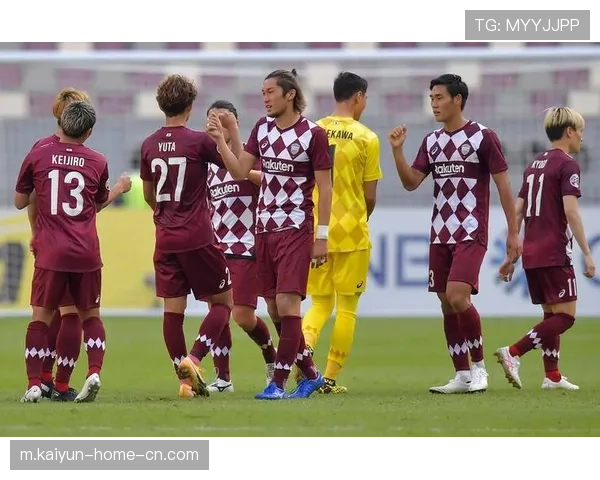 费利佩补时阶段头球破门 蓉城客场2比3遗憾未能上演绝平 费利佩补时阶段头球破门 蓉城客场2比3遗憾未能上演绝平